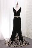 2024 V Neck Mermaid Velvet Evening Dresses With Applique PFHZ487D